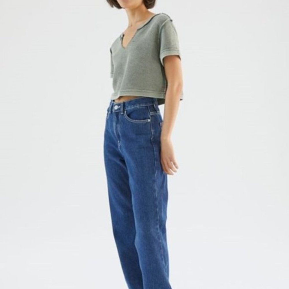 BDG(urban outfitters) green terrycloth exposed hem cropped tee